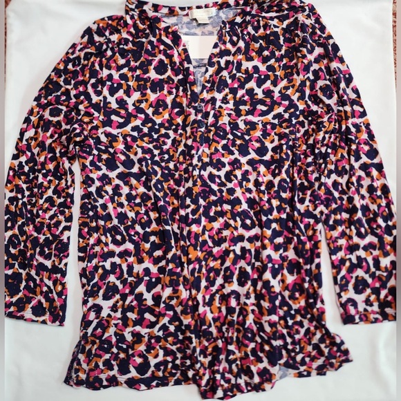 FINN & GRACE Tops - FINN & GRACE NWT- women blouse size M